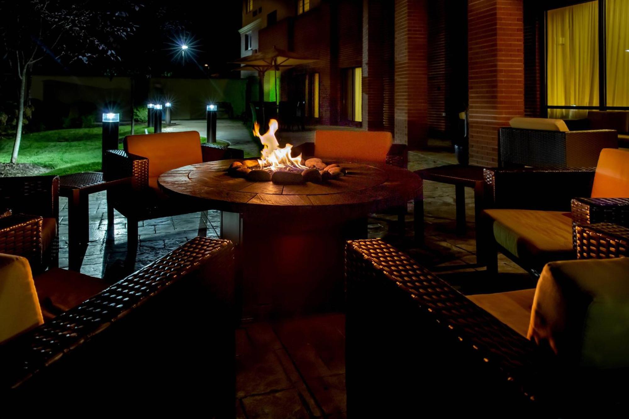 Courtyard By Marriott Lexington Keeneland/Airport Extérieur photo