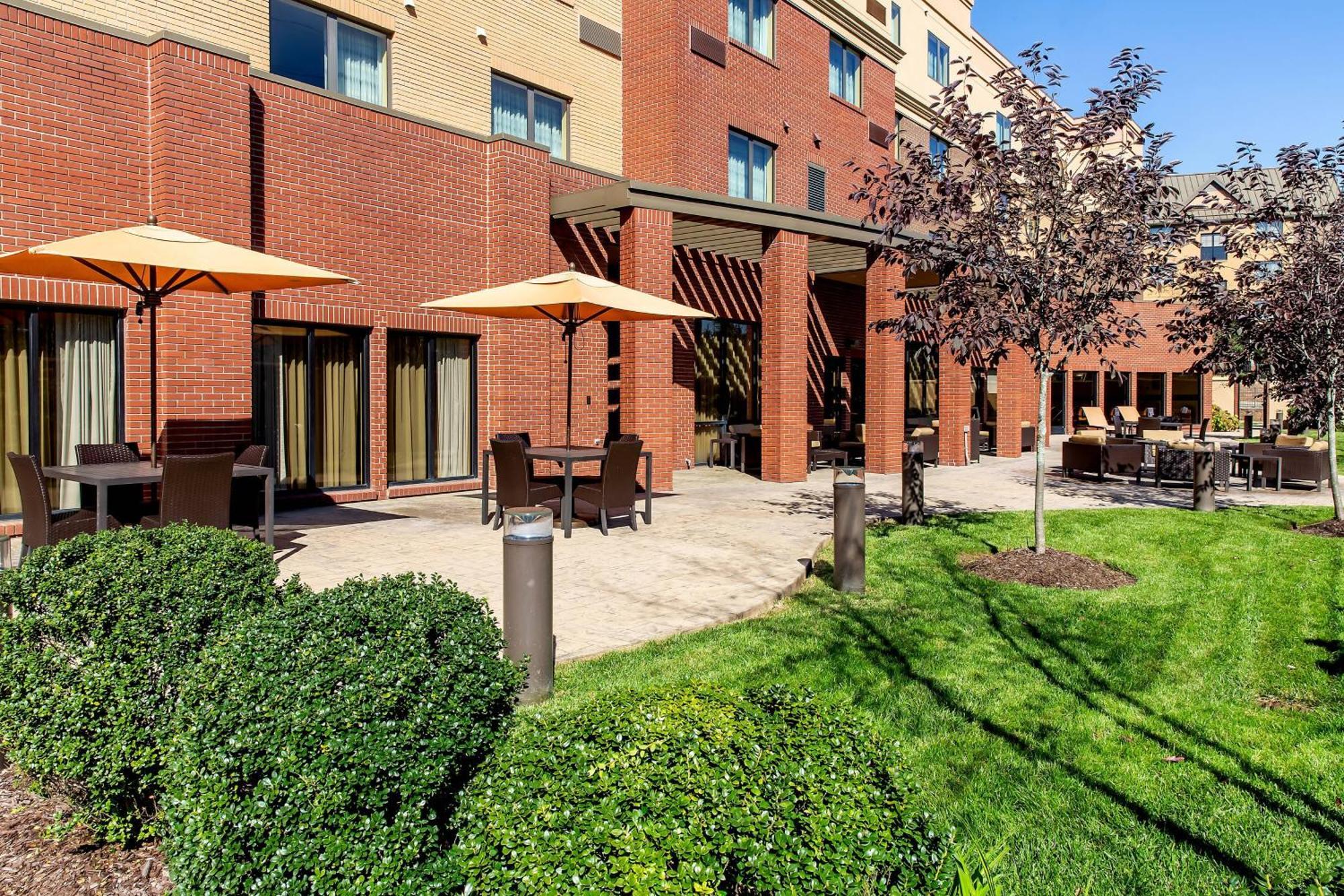 Courtyard By Marriott Lexington Keeneland/Airport Extérieur photo